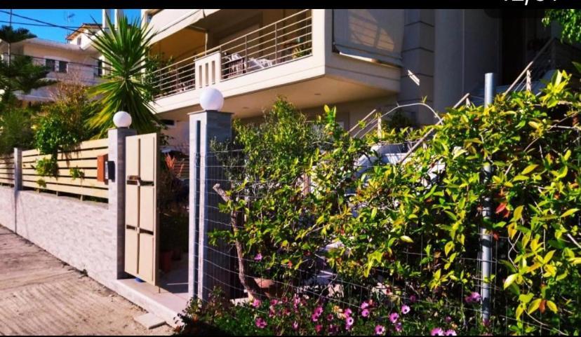 شقة Xrysa'S Garden Mesolóngion المظهر الخارجي الصورة